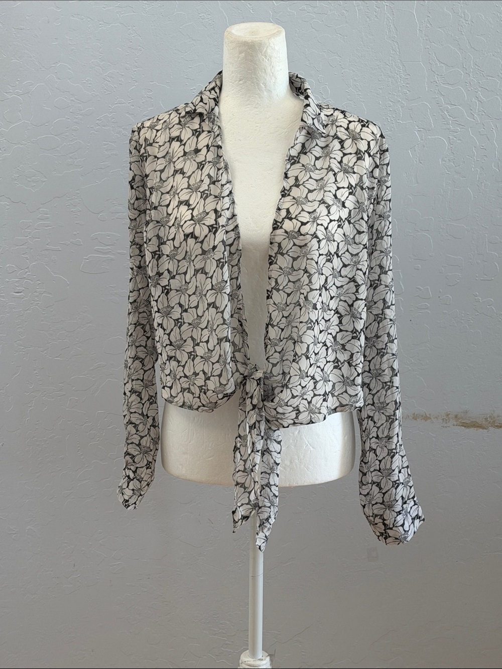 Timing Black and White Floral Tie-Front Blouse